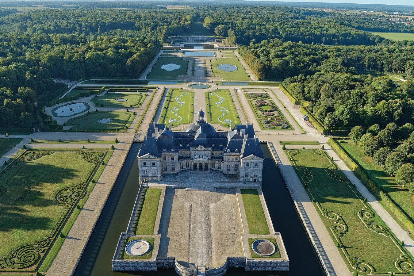 Jewellery and Poetry: Cassandra Goad's tribute to Vaux le Vicomte's Songe