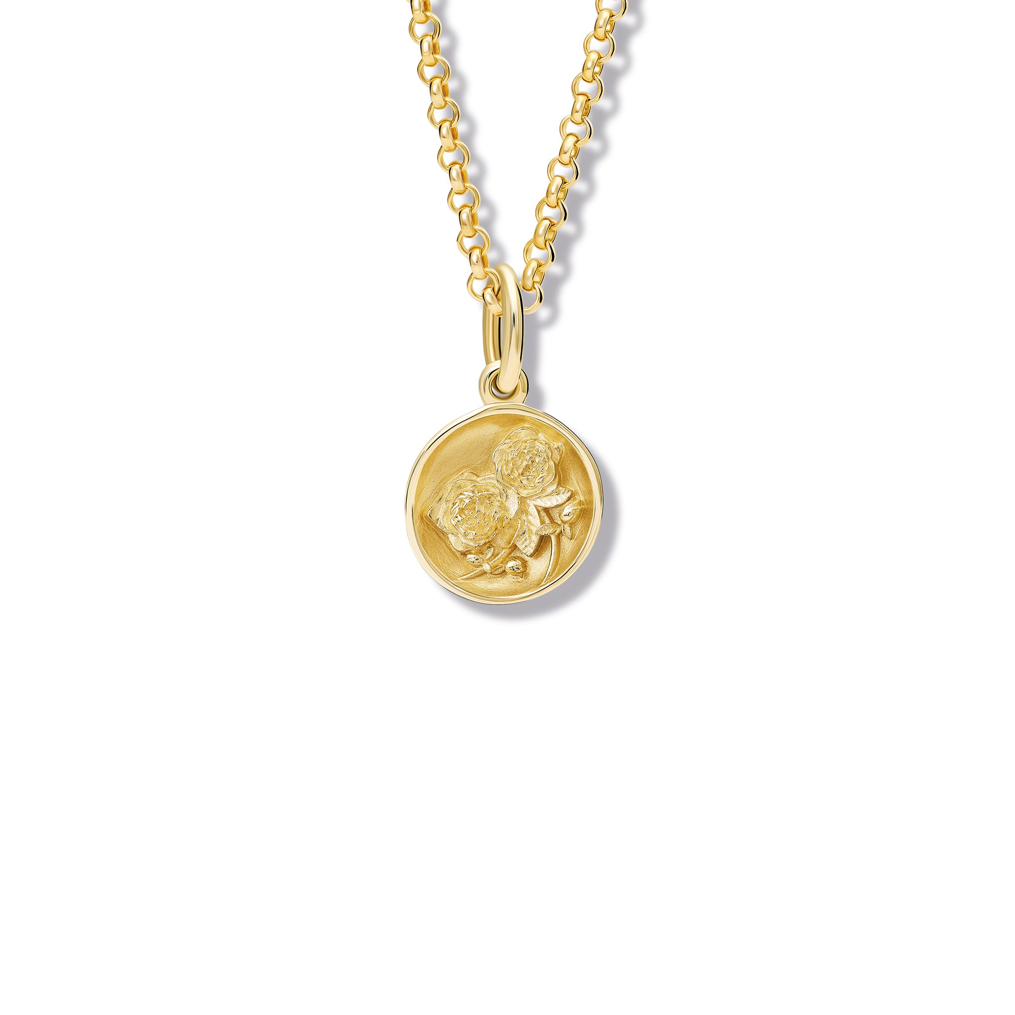 Handcrafted yellow gold necklace pendant 'en relief' with a rose.
