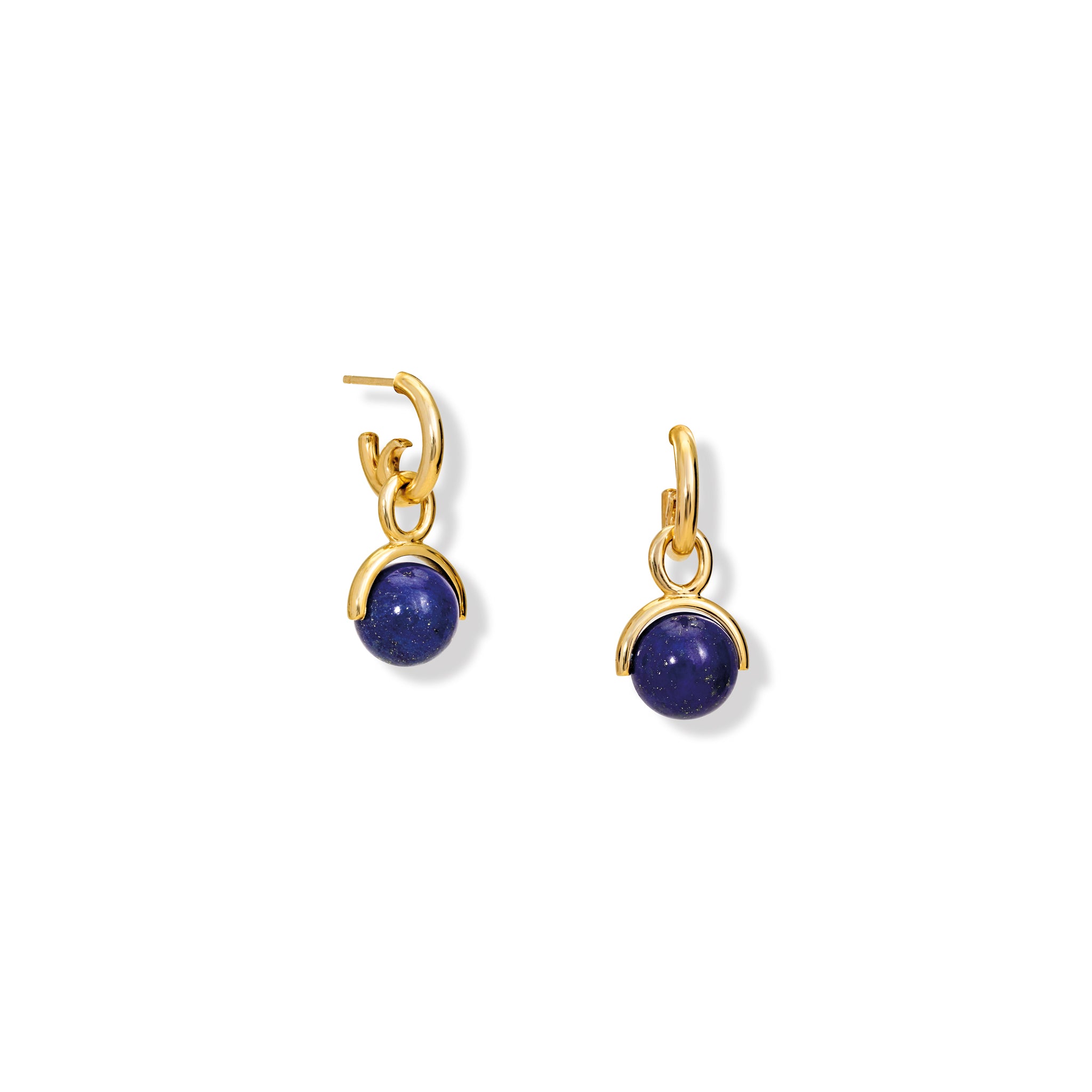 Handcrafted yellow gold earring drops featuring lapis lazuli beads.
