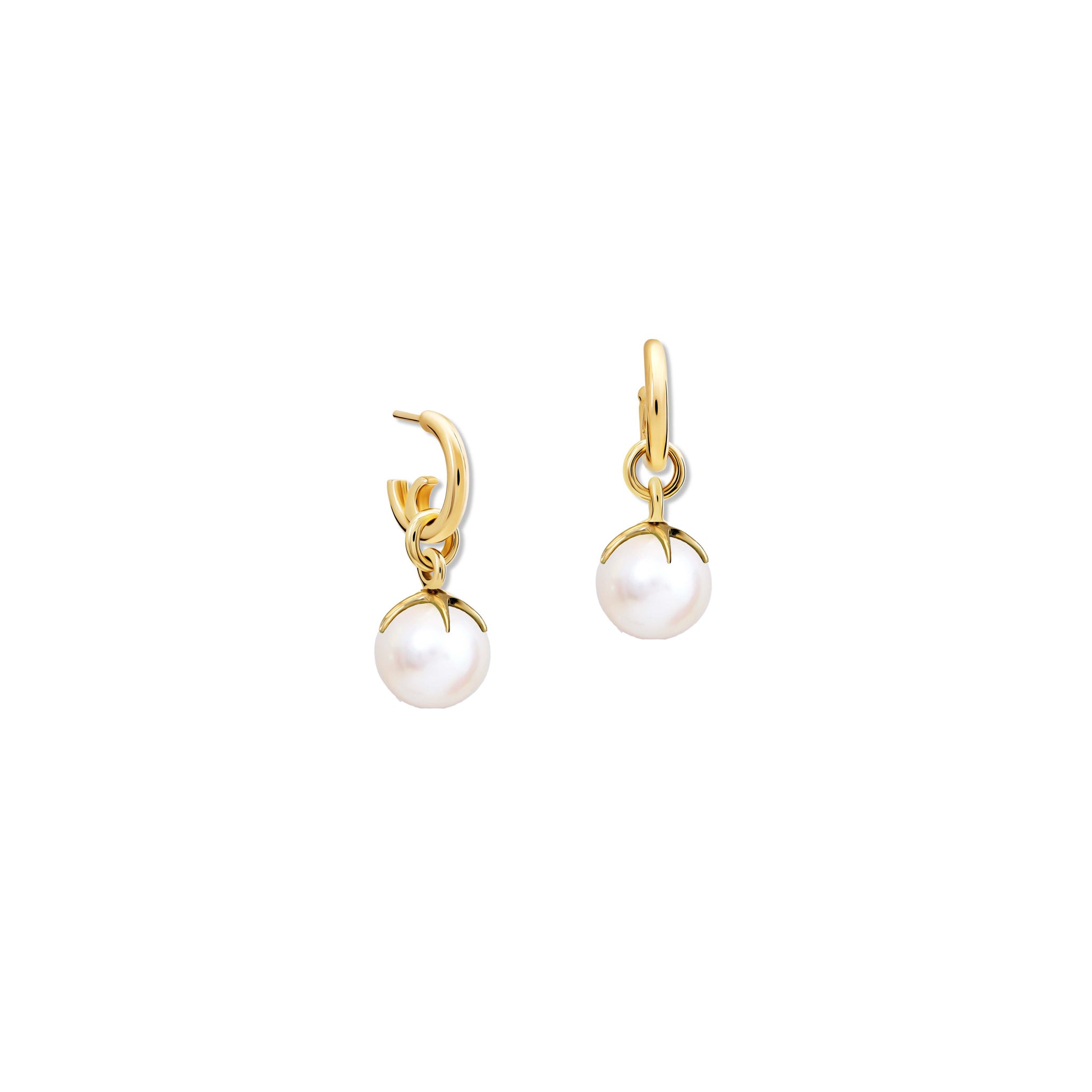 Handcrafted yellow gold earring drops with round pearls.