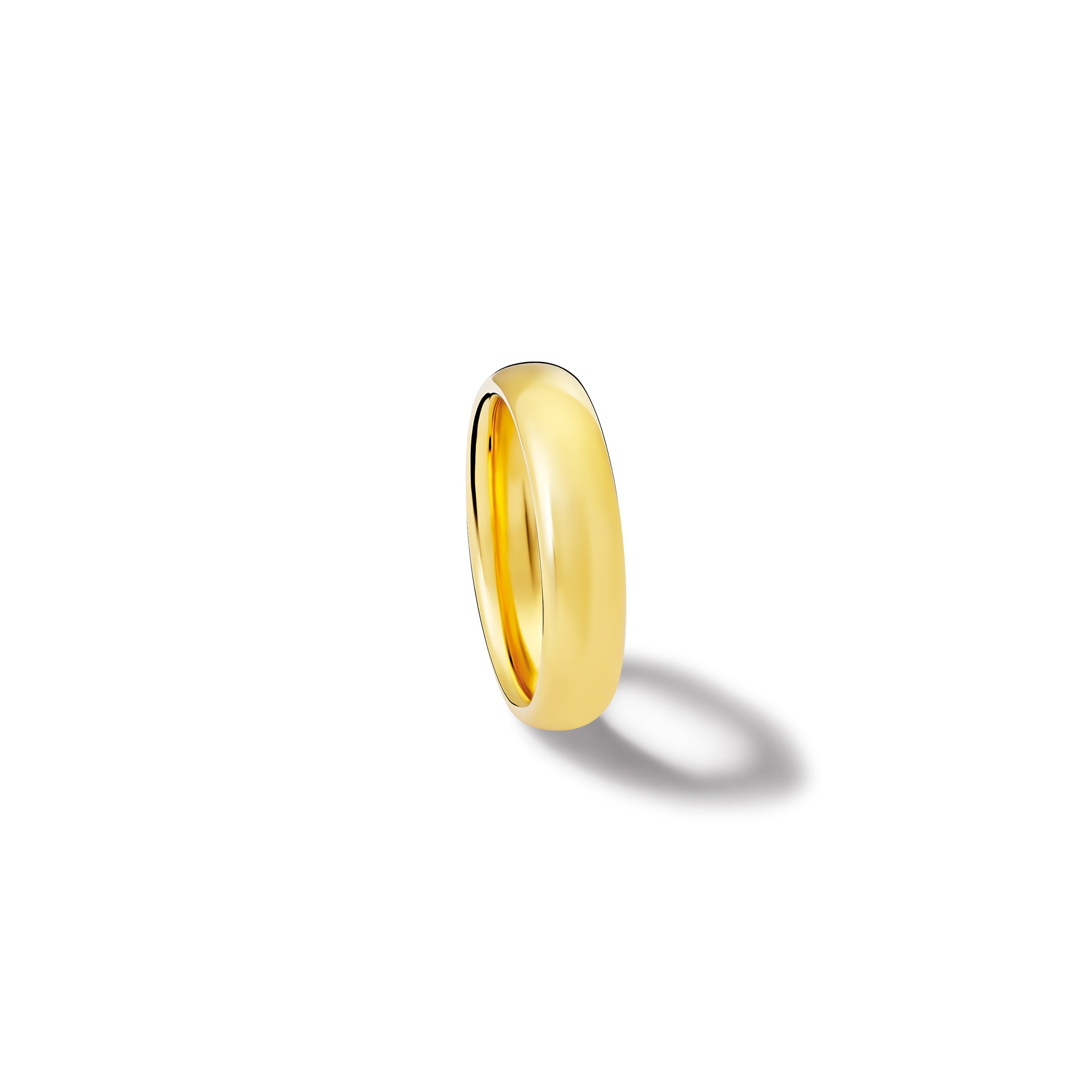 Handcrafted 18ct yellow gold wedding band with a width of 5mm.