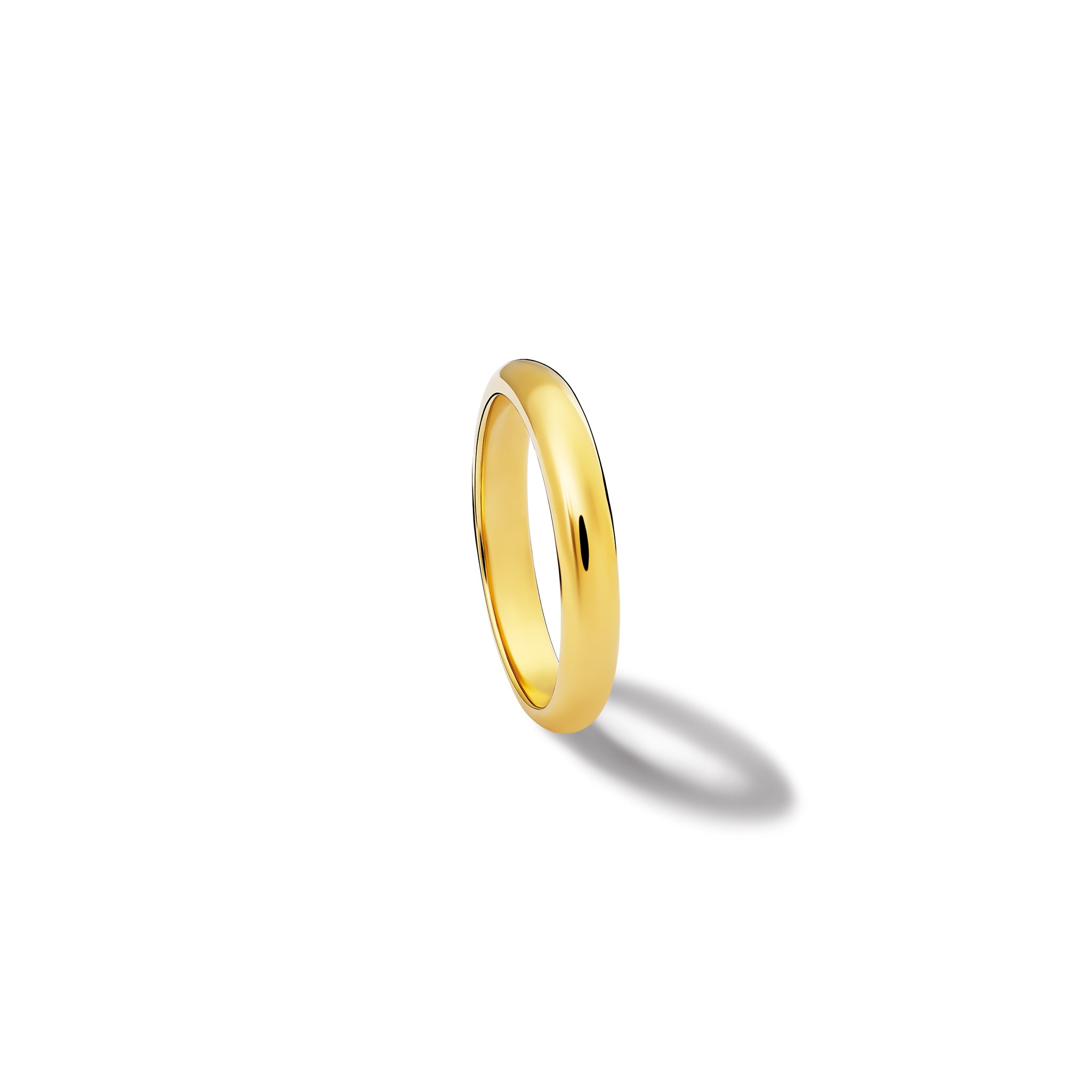 Handcrafted 18ct yellow gold wedding band with a width of 3mm.