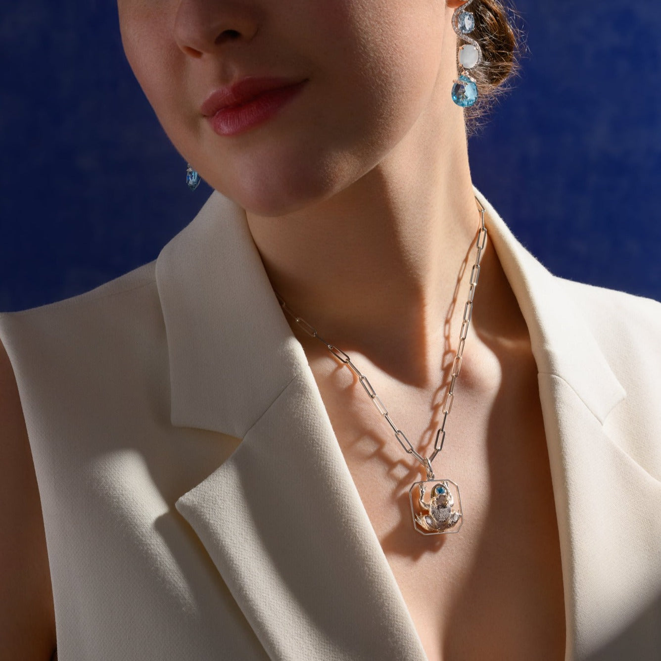 Frog Fontaine Necklace Pendant Silver - Diamond & Blue Topaz